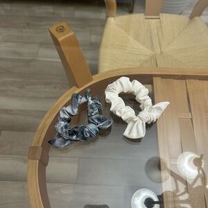 Lululemon Bow Scrunchie Set